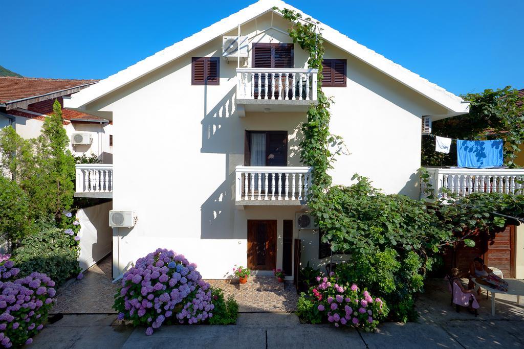 Apartments Ratkovic ติวัต ภายนอก รูปภาพ