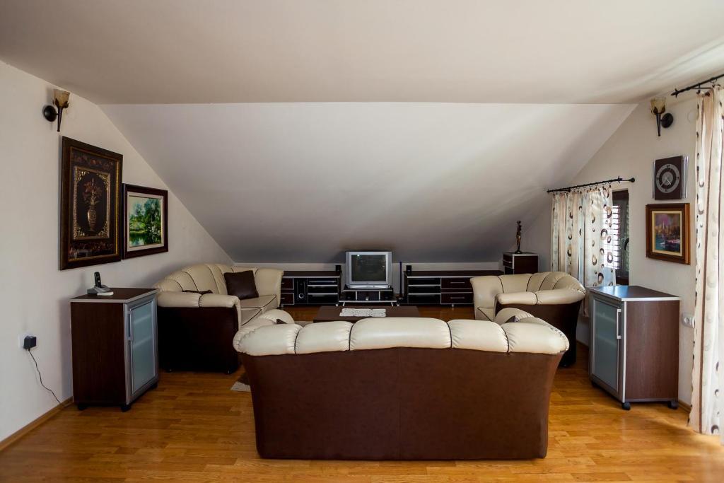 Apartments Ratkovic ติวัต ภายนอก รูปภาพ