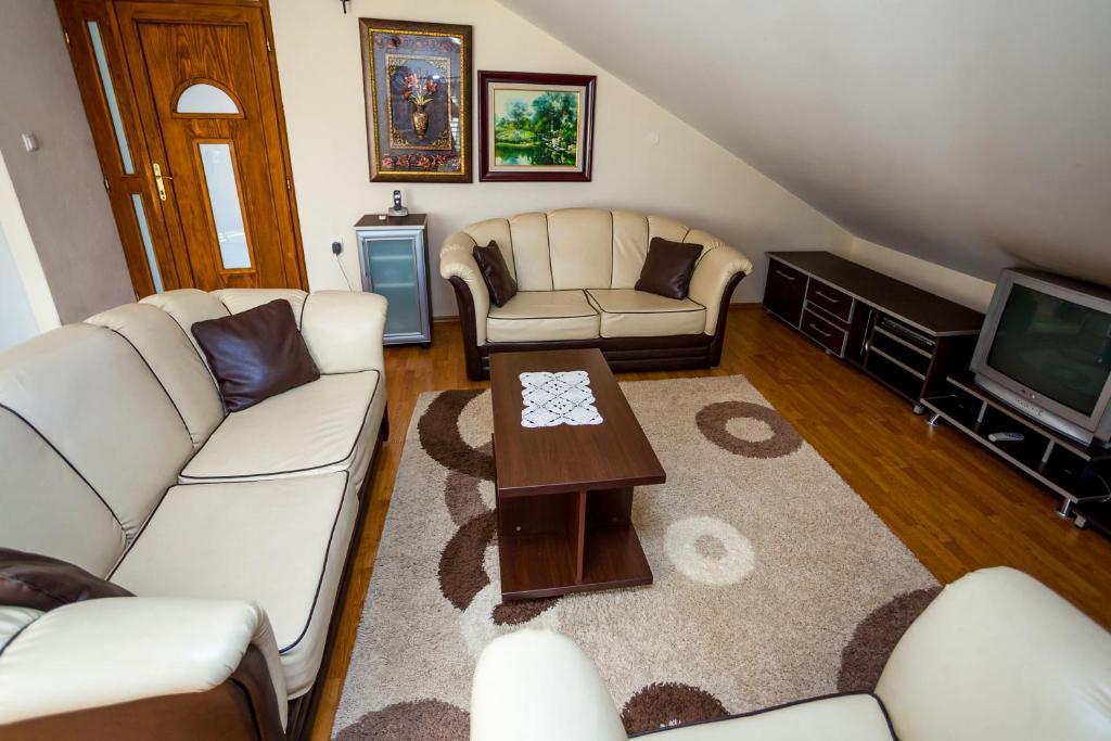 Apartments Ratkovic ติวัต ภายนอก รูปภาพ