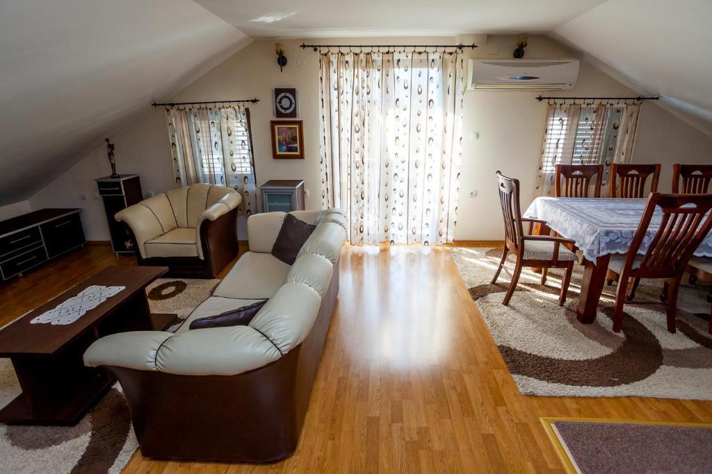 Apartments Ratkovic ติวัต ภายนอก รูปภาพ